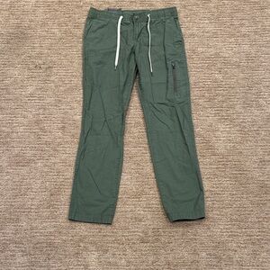Vuori Men's Olive Cargo Pants